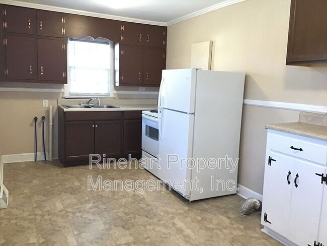 Photo - 1329 Eisenhower Rd