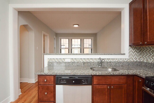 Photo - 4412 N Wolcott Ave Unidad B2