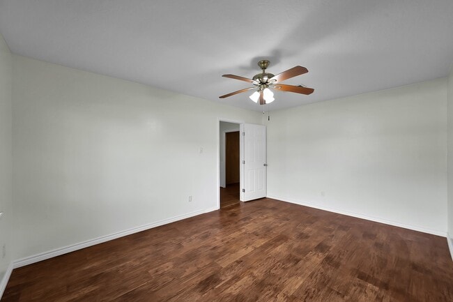 Photo - 206 E Powell St