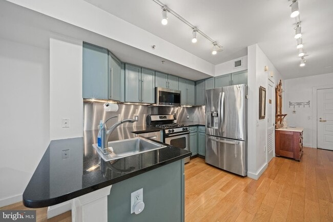 Photo - 631 D Street NW Unidad 1139