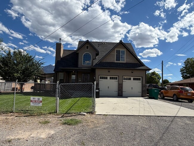 Building Photo - 84 E 300 N