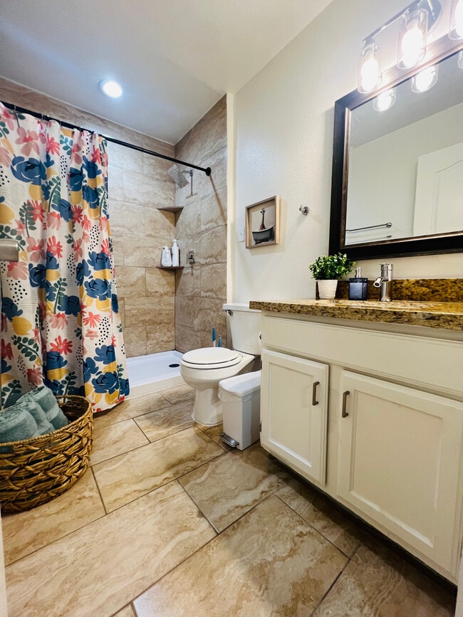 2 Bed Bathroom 01