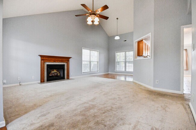 Photo - Three Bedroom with Bonus and Pool! Casa