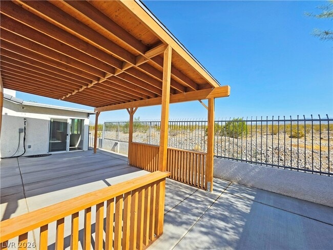 Building Photo - 3630 E Vineyard Dr