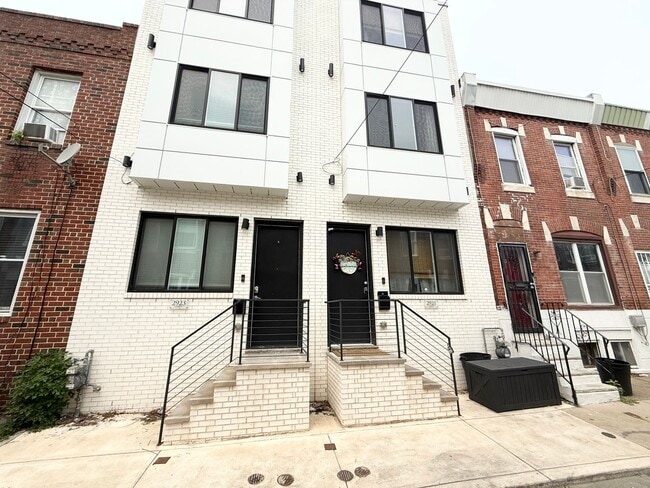 Photo - 2923 Gerritt St