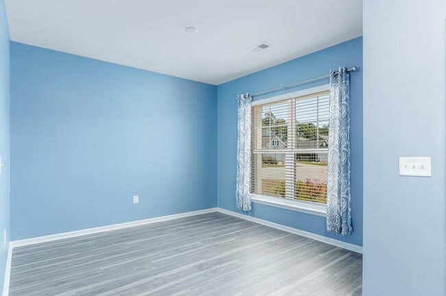 Photo - 5700 Redgum Dr