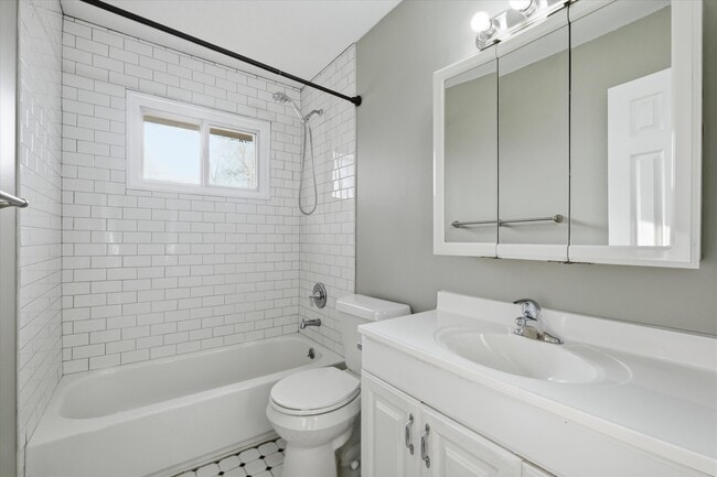 Photo - 4916 Crescent Ave