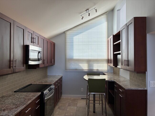 Cocina - 1040 Hatch St