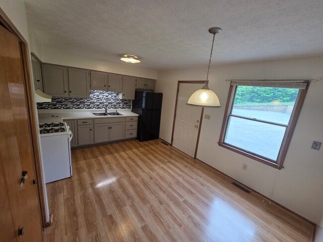 Kitchen - 5229 Rule Rd Unit #4 - 5235 Rule Road