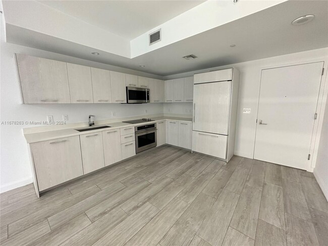 Photo - 55 SW 9th St Apartamento Unidad 55 SW 9th St # 12-02 (A11678263)