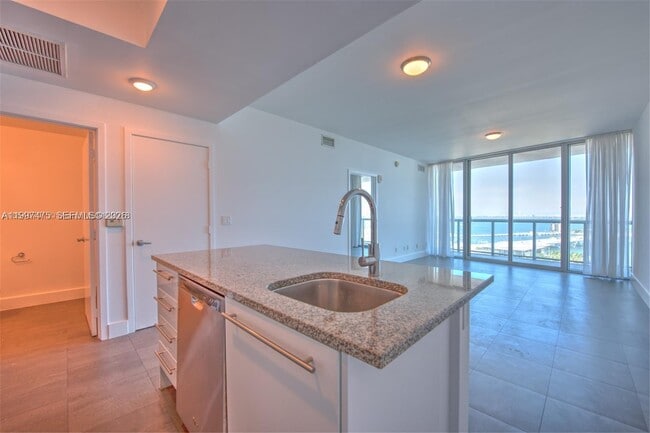 Building Photo - 888 Biscayne Blvd Unit 2410