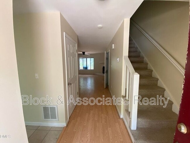 Photo - 2420 Stadium Dr Unit APT E