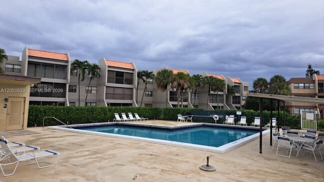 Photo - 230 Lakeview Dr Unit 310