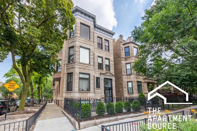 Building Photo - 3611 N Greenview Ave Unit 3 Rental