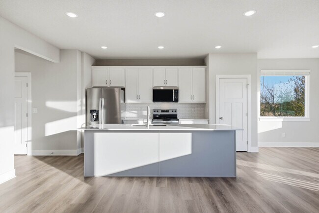 Photo - 526 43rd St SW