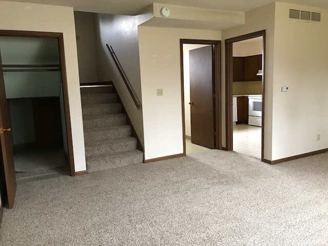 Photo - 3 Bedroom Duplex w/Garage in north-central Ames