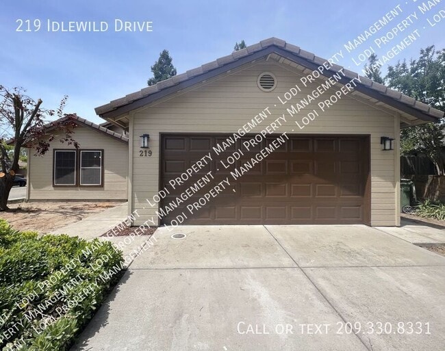 Photo - 219 Idlewild Dr House