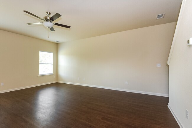 Photo - 147 Innis Brk Cir