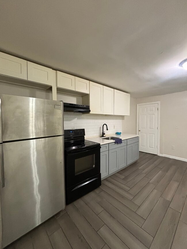 Photo - 241 Fabyan Pl Apartments Unit G