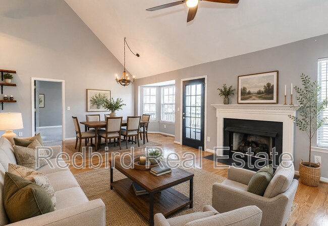Photo - 1057 Meandering Way