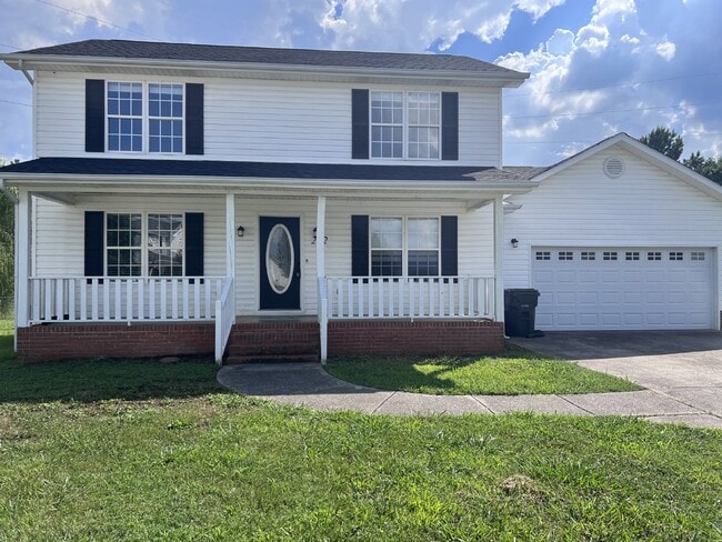Fenced in 4 Bed /2 Bath House in Ringgold - Fenced in 4 Bed /2 Bath House in Ringgold