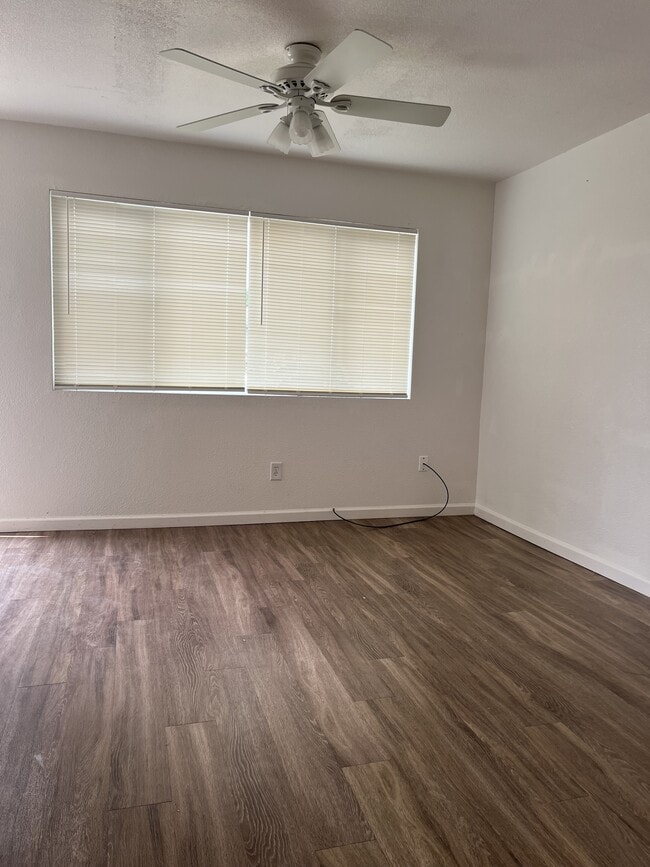 Photo - 1335 Hobart Dr Unit 1