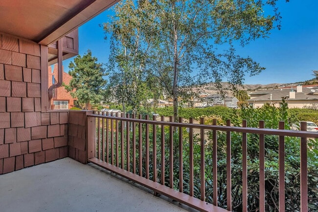 Photo - 920 Mission Rd Unit 3