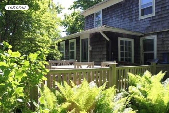 Photo - 101 Pantigo Rd