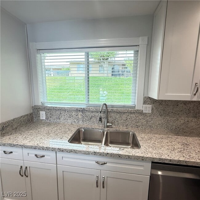 Photo - 508 Woodcrest Ct