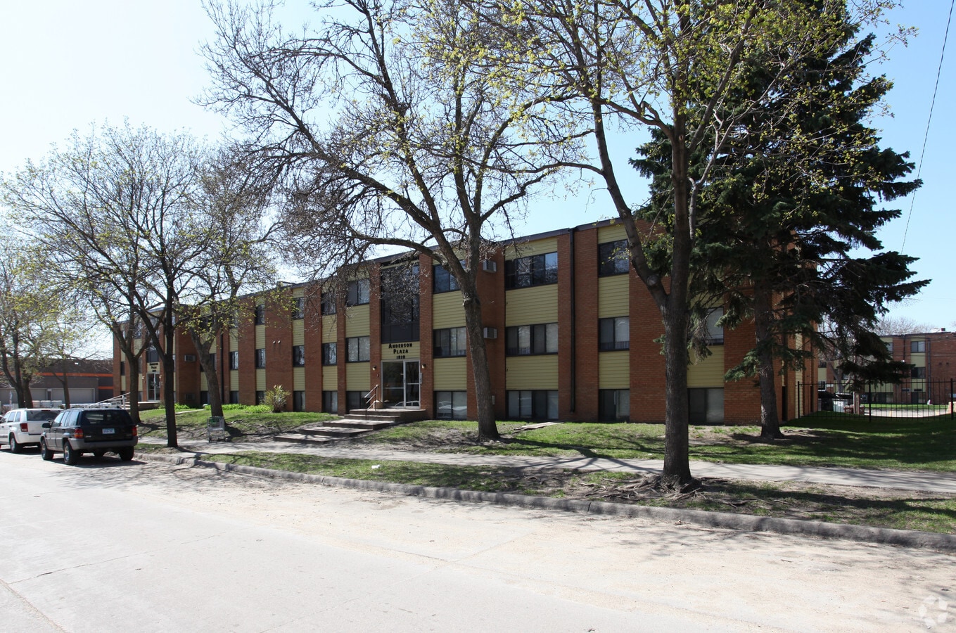 Photo - Anderson Plaza Apartments