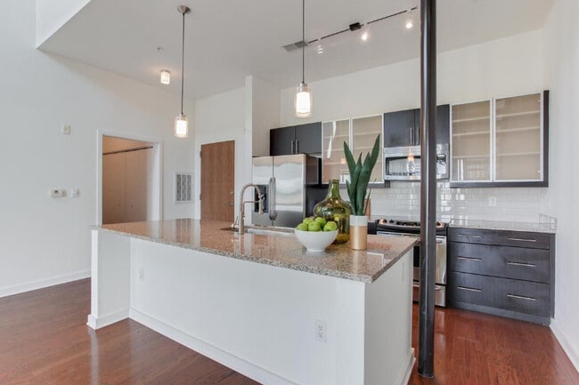 Photo - 333 Nelson St SW Unit 436