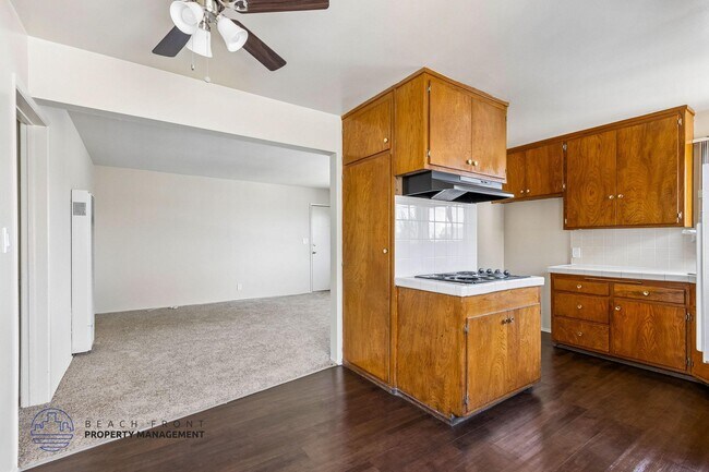 Photo - 1010 Larch St.