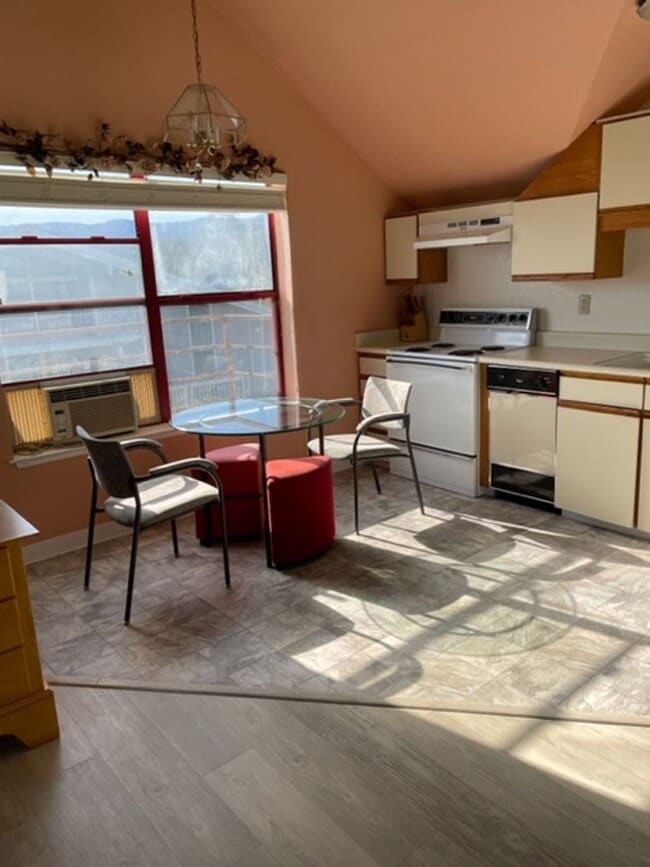 Building Photo - 21730 Stevens Creek Blvd Unit 301 Rental