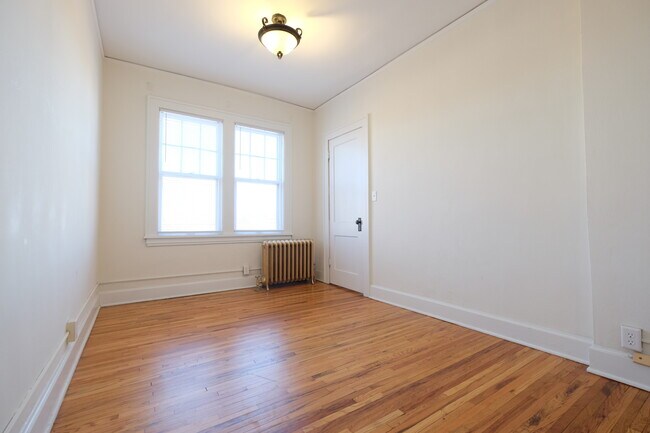 Photo - Snelling Villas