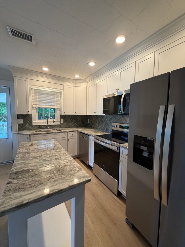 Photo - 305 12th Ave