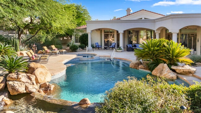 Building Photo - 8350 E Via Del Sol Dr