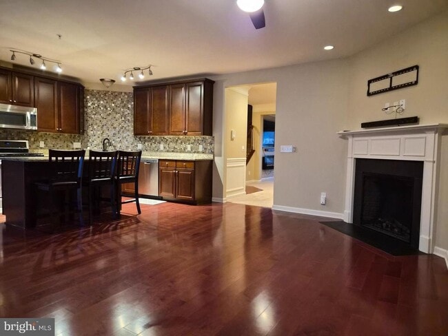 Photo - 15234 Torbay Way