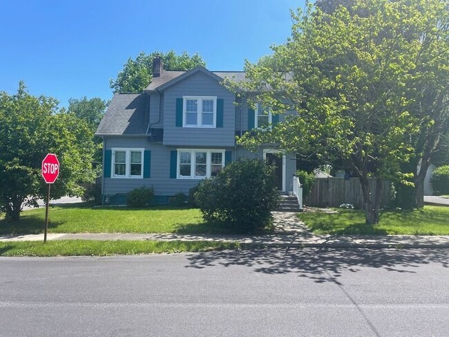 Photo - 528 Lindbergh Ave