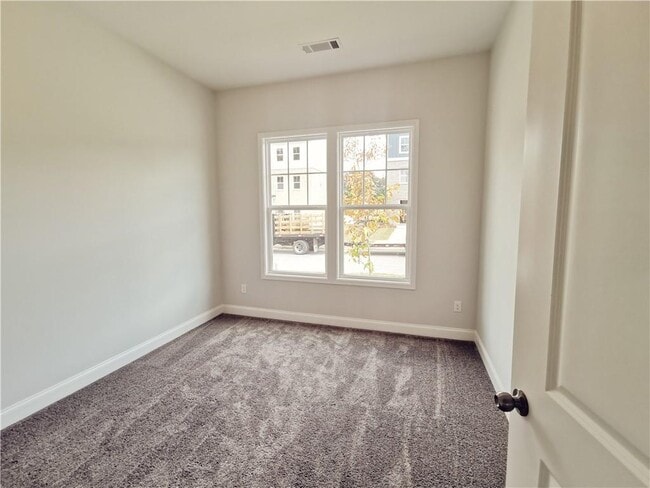 Photo - 2665 Whistler Wy NE