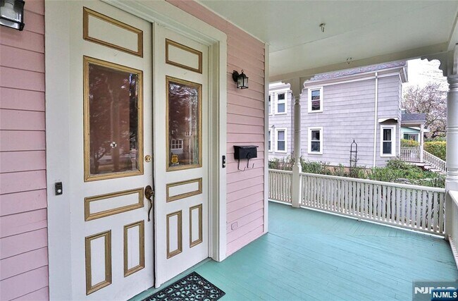 Photo - 44 Christopher St Unit 2