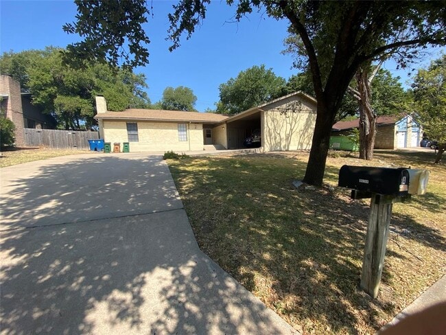 Building Photo - 11204 Brushy Glen Dr Rental