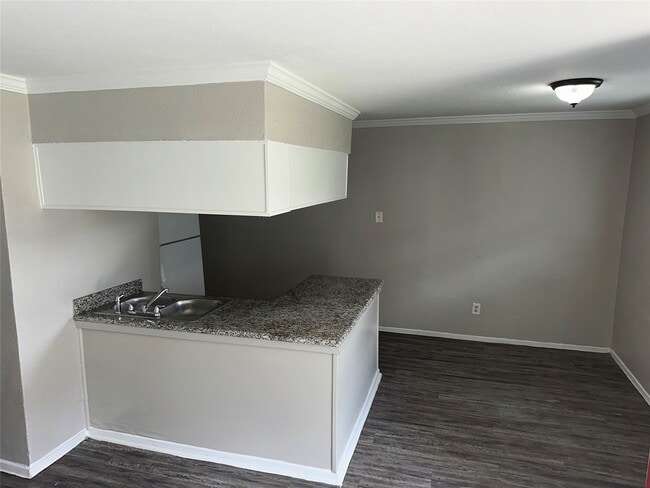 Photo - 4525 Balkin St