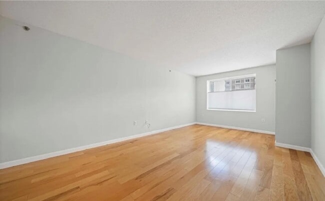 Building Photo - 8-12 Museum Way - 8-12 Museum Way