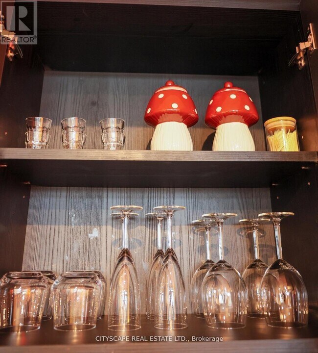 Photo - 86 Dundas St E Unit 302