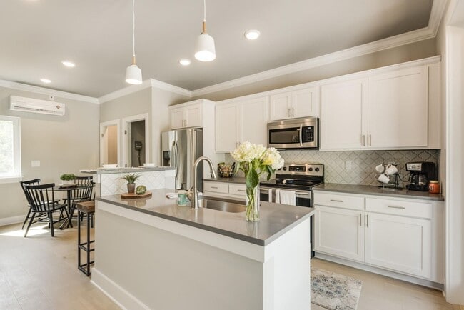 Building Photo - 410zie Unit 410zie