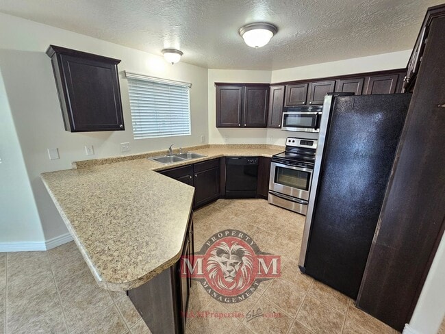 Photo - Great Ground-Level 3 Bed 2 Bath Sandy Condo!