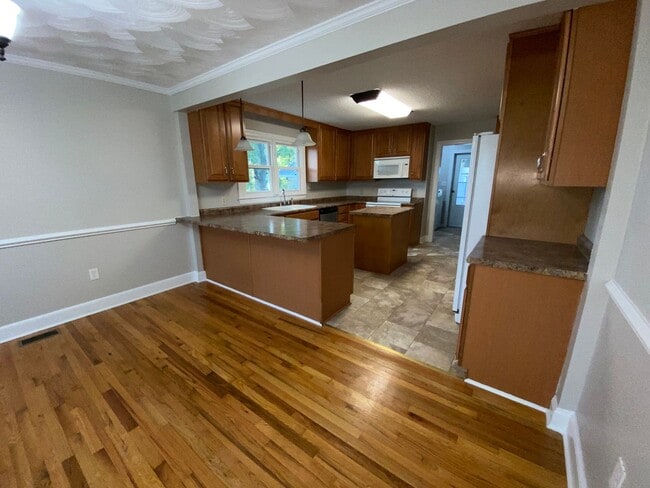 Photo - 380 A I Taylor Rd