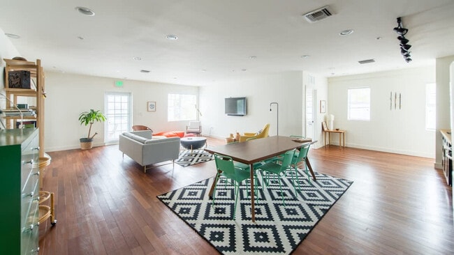 Photo - 747 4th St Unidad ID1320734P