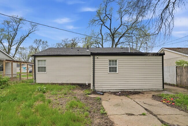 Photo - 3-Bedroom Home Minutes from Miller Beach & the Indiana Dunes