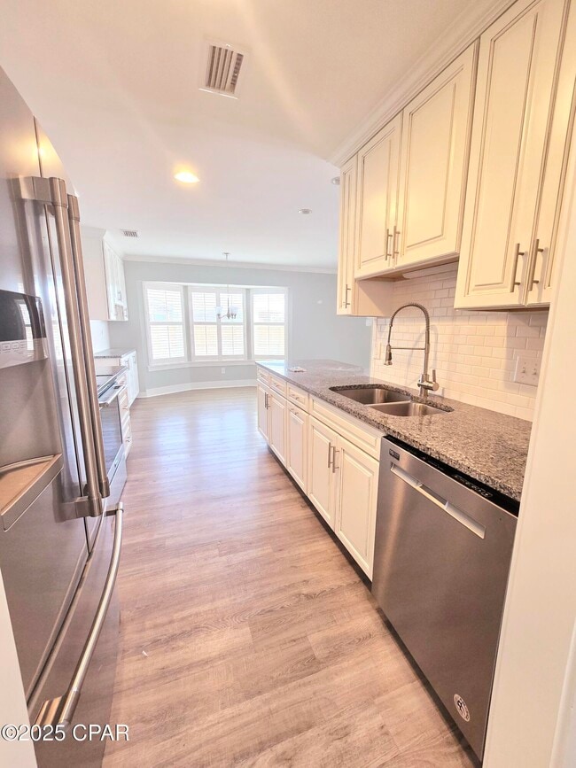 Photo - 807 S Longwood Cir